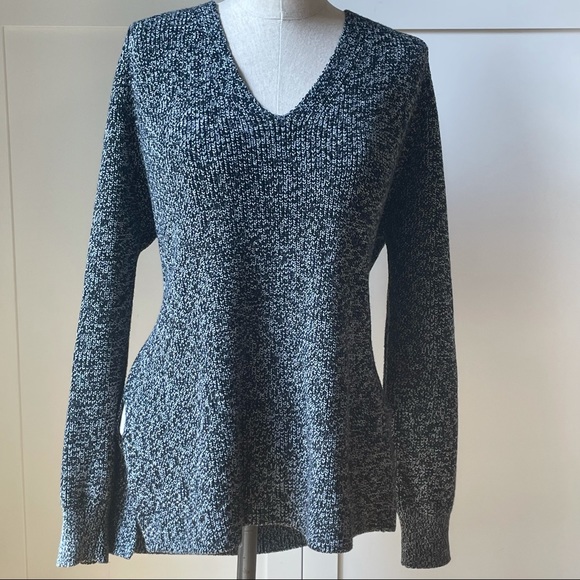 Athleta Shasta V neck Sweater - Picture 2 of 6